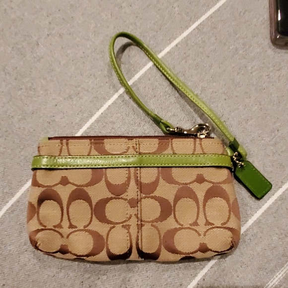 Coach signature brown leather wristlet - Picture 3 of 6